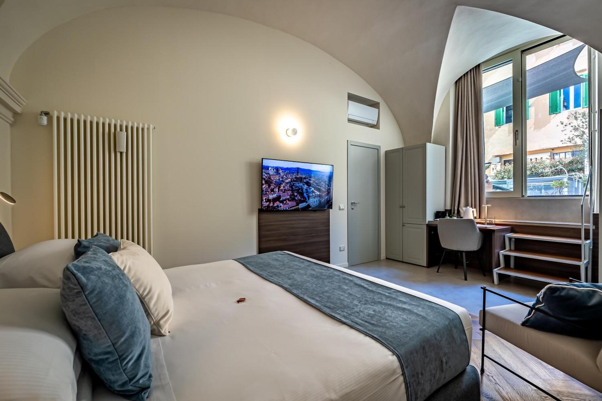 Dimora Collection - Le Corti - Boutique Luxury Suites In A Restored 13Th Century Convent, With Sauna And Gym (Adults Only) Florence Exterior photo